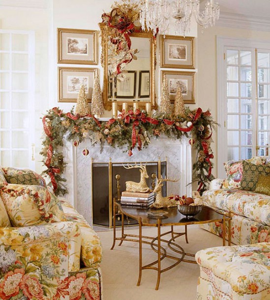 Pine Garland - 30 Stunning Ways to Decorate Your Living Room This Christmas