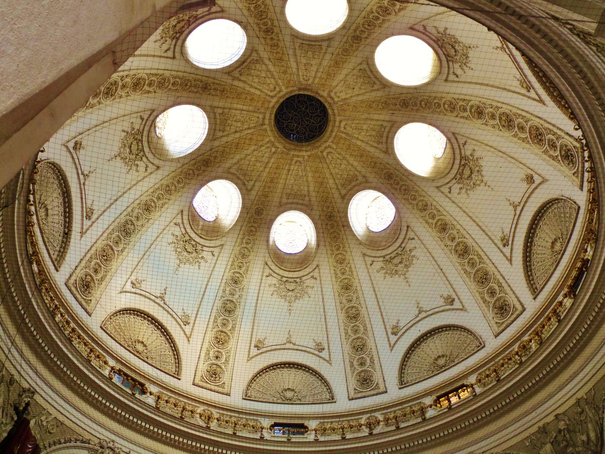 Domes were the first popular vaulted ceiling option