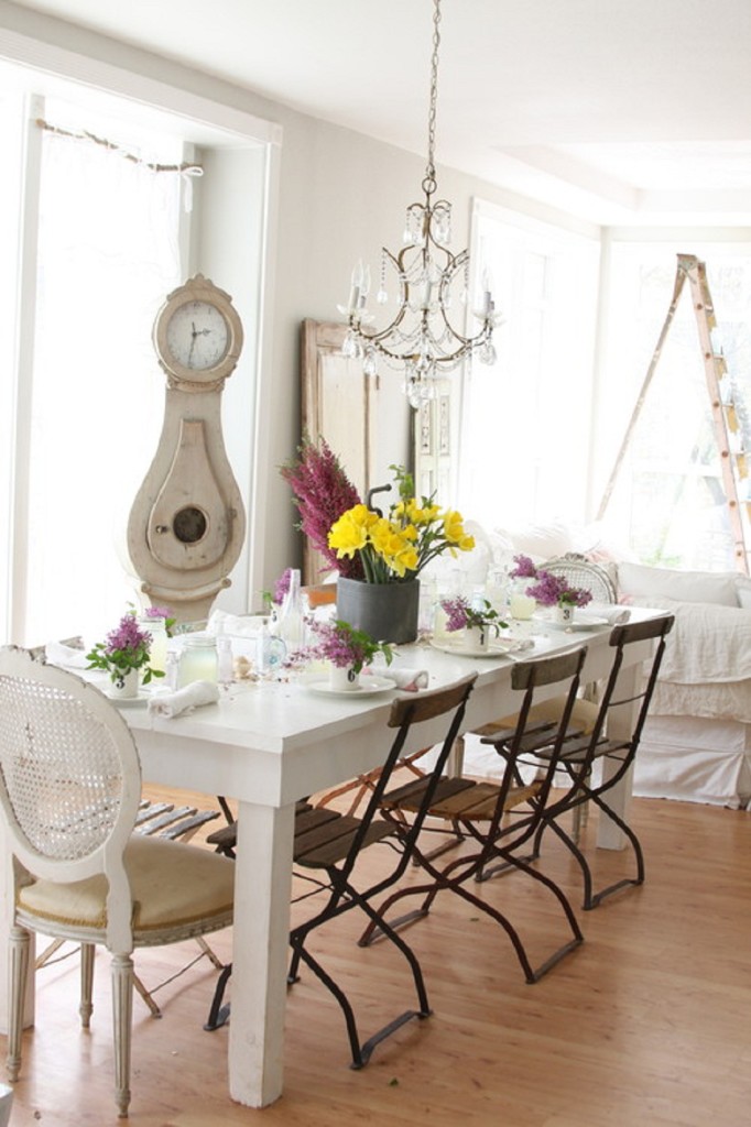 Shabby chic with victorian chandeliers