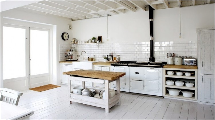 Rustic kitchen in white with subway tiles