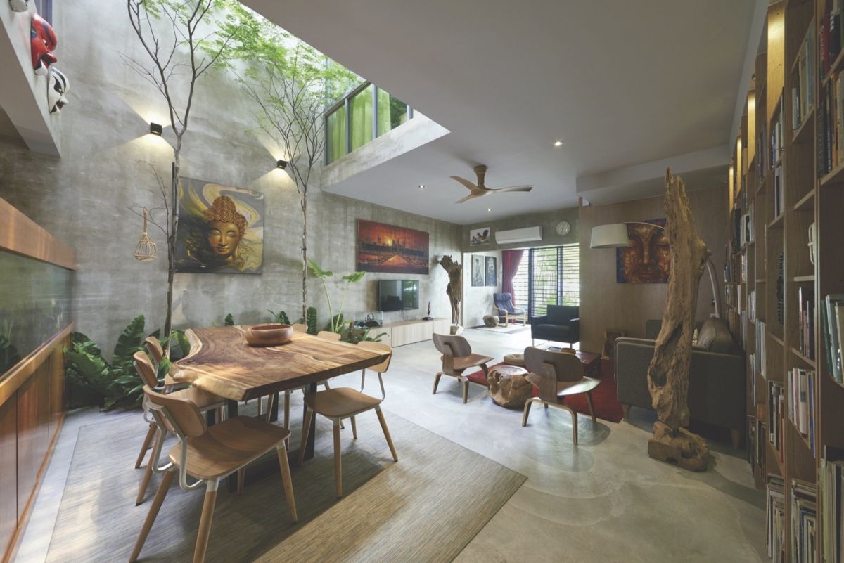 Reinvented courtyard home in Malaysia social area