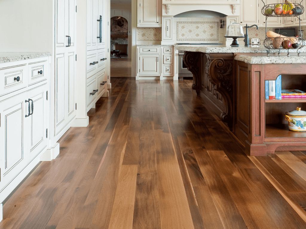 Traditional laminate kitchen floor