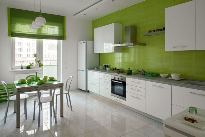 зеленые римские занавеси на кухне