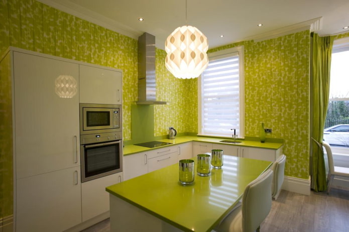 освещение и декор в интерьере кухни в зеленых тонах