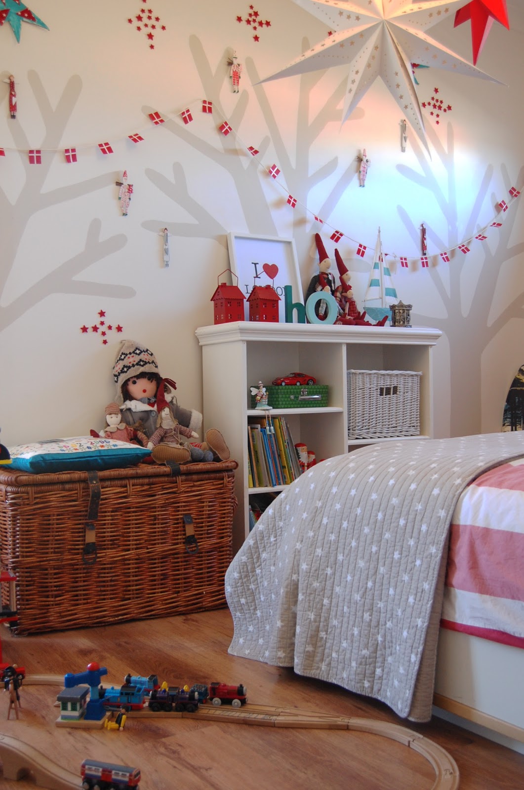 Декор детской комнаты картонные звездочки