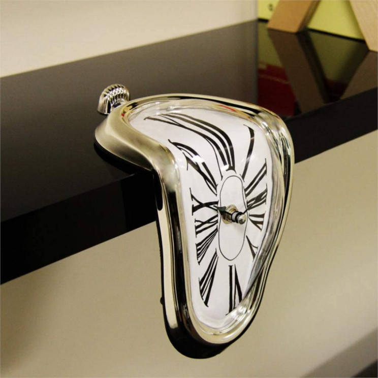 17 Wall Clock Designs That Are Sure to Turn Heads in Your Home