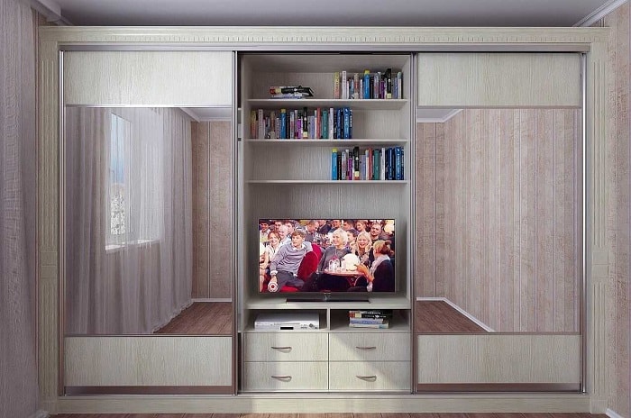 Шкаф купе в спальню со встроенным телевизором