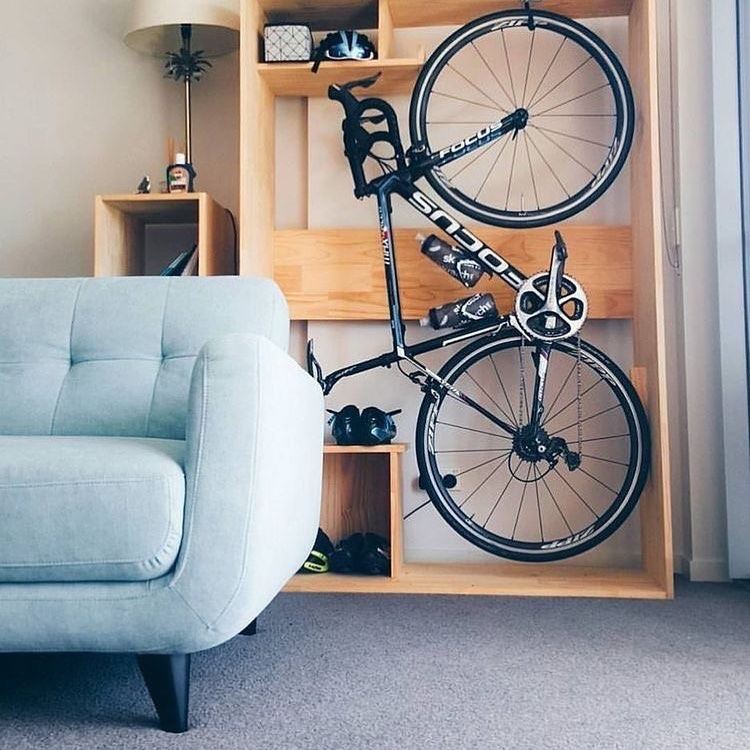 Вешалка для велосипеда на стену своими руками