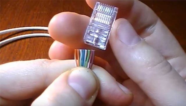 Обжим коннектора RJ-45 с 8 проводами по цветовой схеме