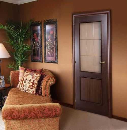 Мебель и двери разного цвета