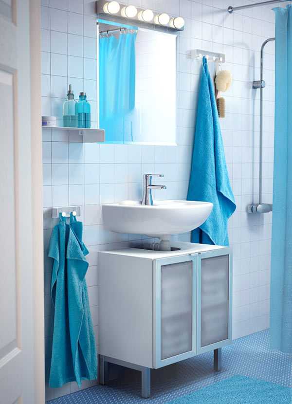 Мебель в ванную комнату голубого цвета