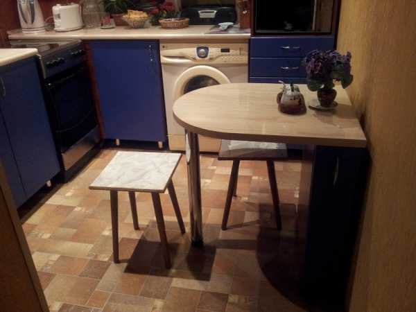 Столы с креплением на стену для маленькой кухни