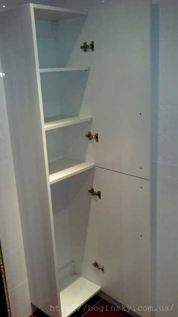 Узкие подвесные шкафы для ванной комнаты